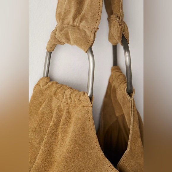 NWT FREE PEOPLE Bobbi Slouch Suede Tote | Sand MSRP $98 - Picture 3 of 11